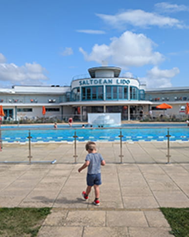 4 Must-visit Lidos for a hot day