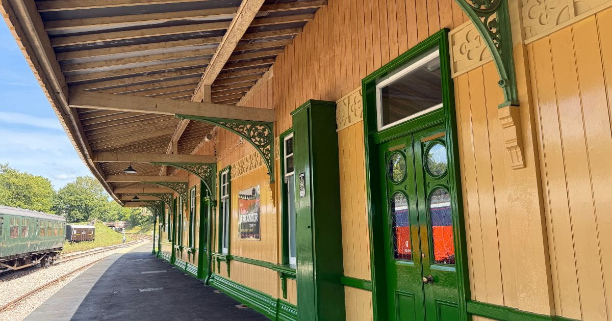 Bluebell Railway vintage platform station
