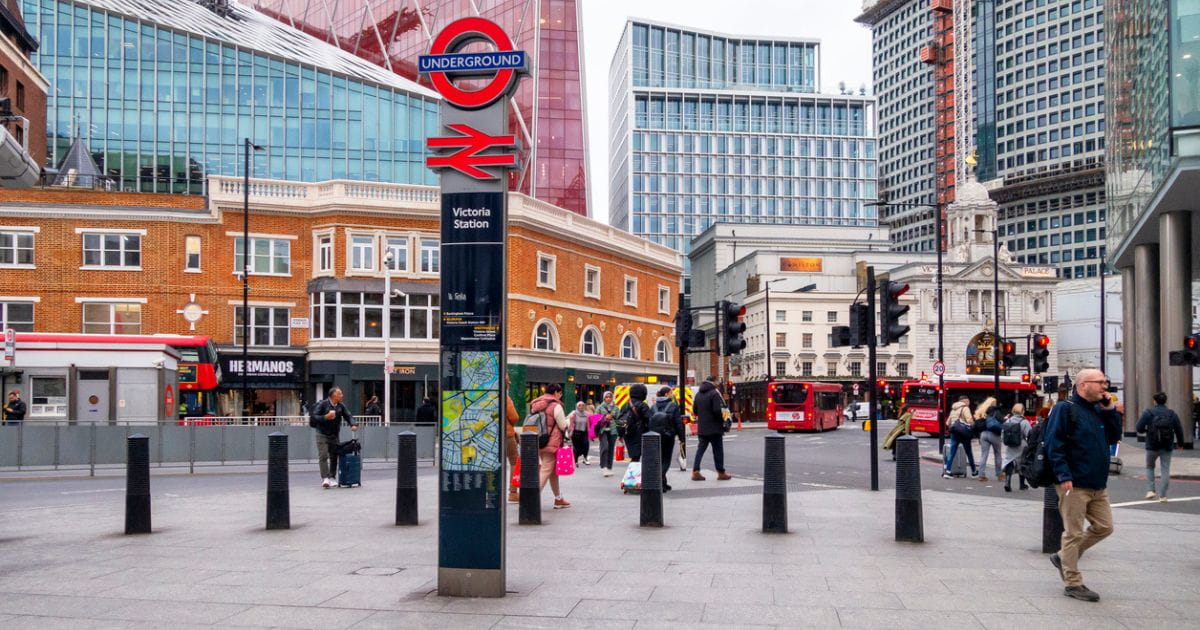 london victoria station lunch spots