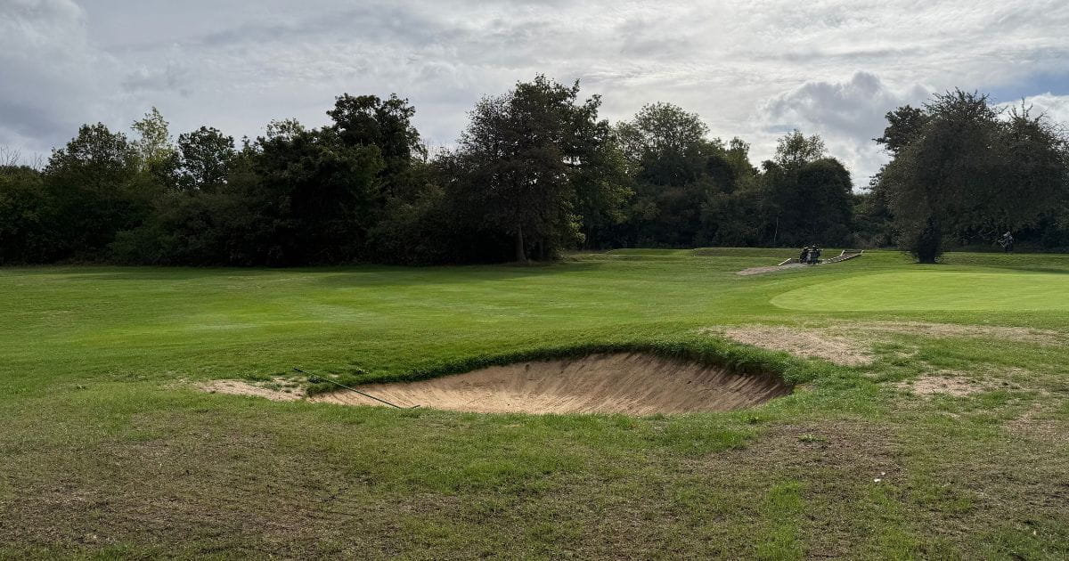 Walks near London golf course Go Jauntly