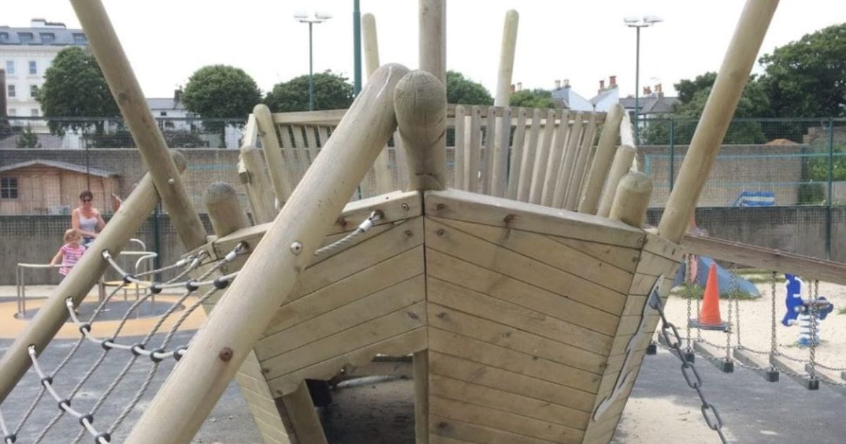 Gull Island playground family activities in Worthing